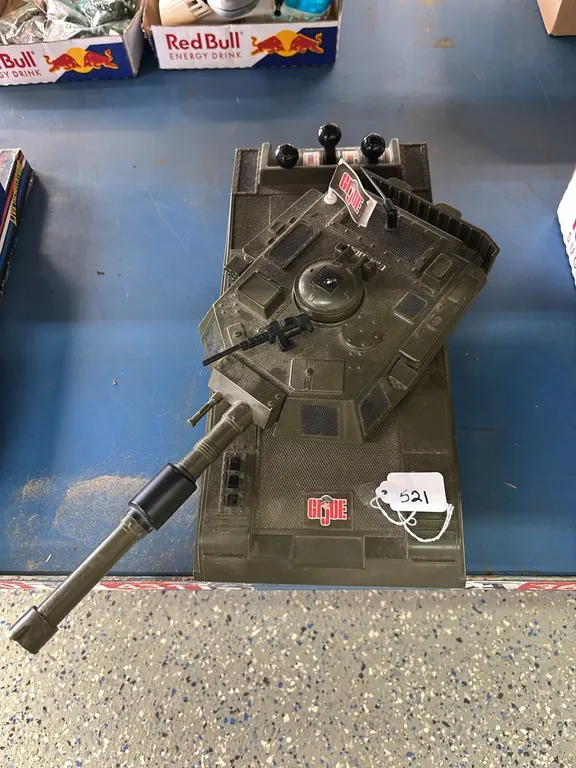 GI JOE ARMY TANK DONT KNOW IF WORKS