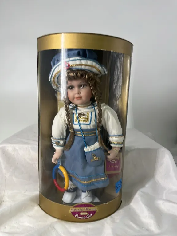 COLLECTIBLE MEMORIES PORCELAIN BRITTANY DOLL