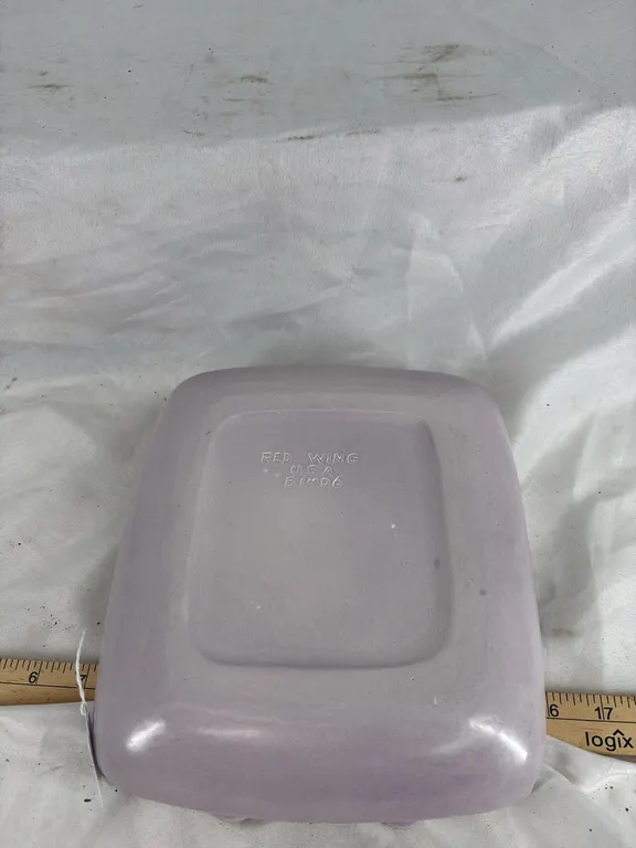 REDWING PINK SQUARE DISH