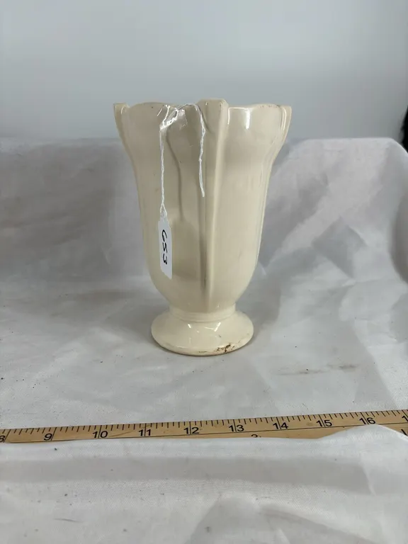 MCCOY CREAM VASE