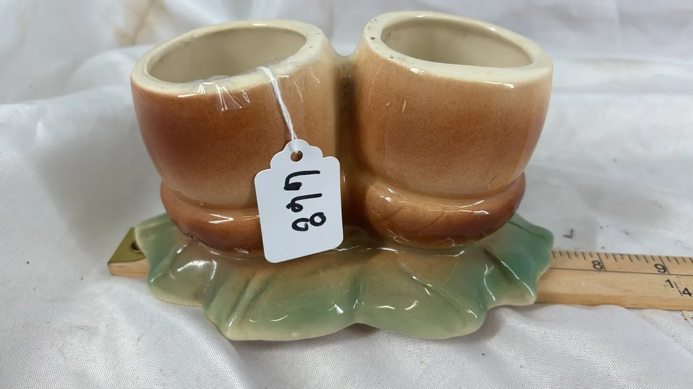 DOUBLE ACORN PLANTER NUMBER 59