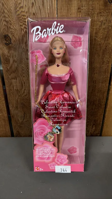 VINTAGE 2003 VALENTINE ROMANCE BARBIE *IN ORIGINAL BOX*