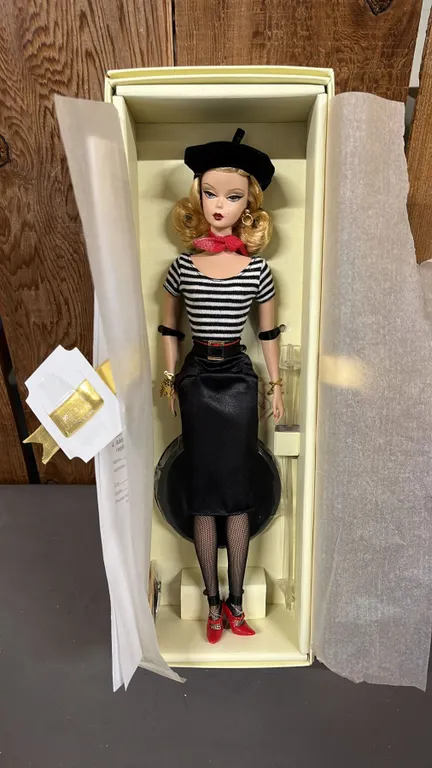 VTG. GOLD LABEL FASHION COLLECTION "THE ARTIST" BARBIE W/GENUINE SILKSTONE BODY *IN ORIGINAL BOX*