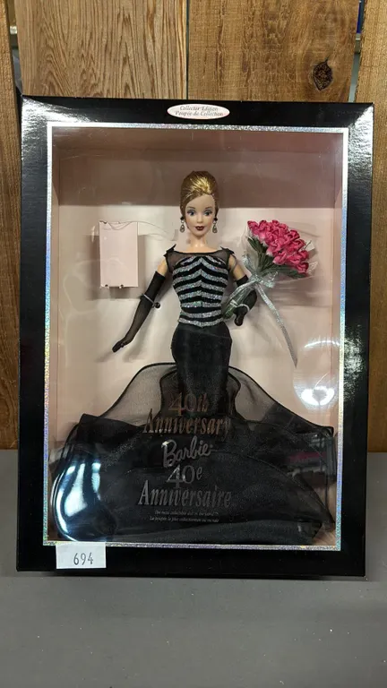 VINTAGE 2001 40TH ANNIVERSARY BARBIE *IN ORIGINAL BOX*