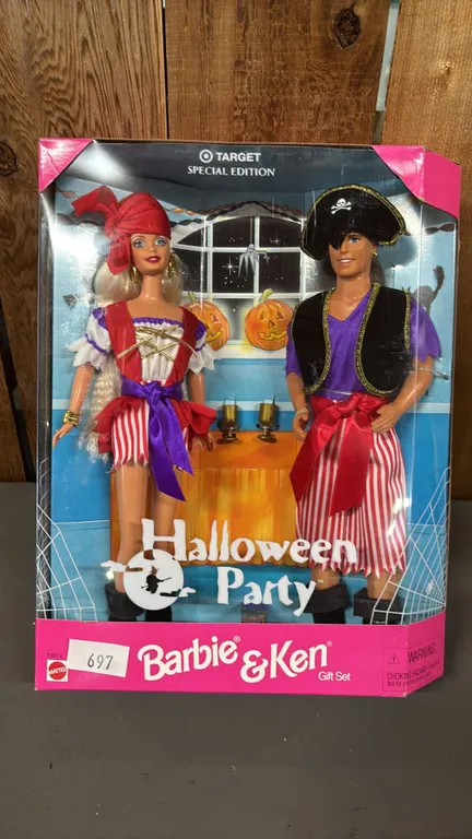 VINTAGE 1998 TARGET EXCLUSIVE HALLOWEEN PARTY BARBIE & KEN *IN ORIGINAL BOX*