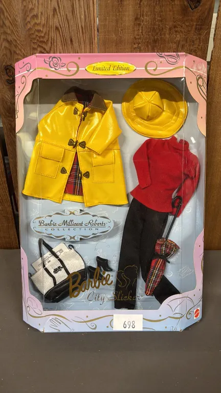 VINTAGE 1997 BARBIE CITY SLICKER FASHION SET *IN ORIGINAL BOX*