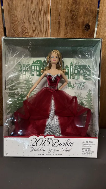 VINTAGE 2015 HOLIDAY BARBIE *IN ORIGINAL BOX*