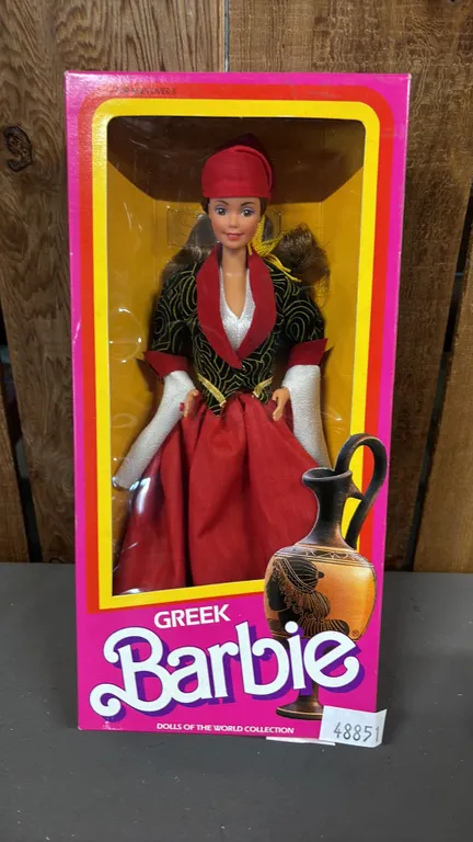 VINTAGE 1985 DOLLS OF THE WORLD COLLECTION GREEK BARBIE *IN ORIGINAL BOX*
