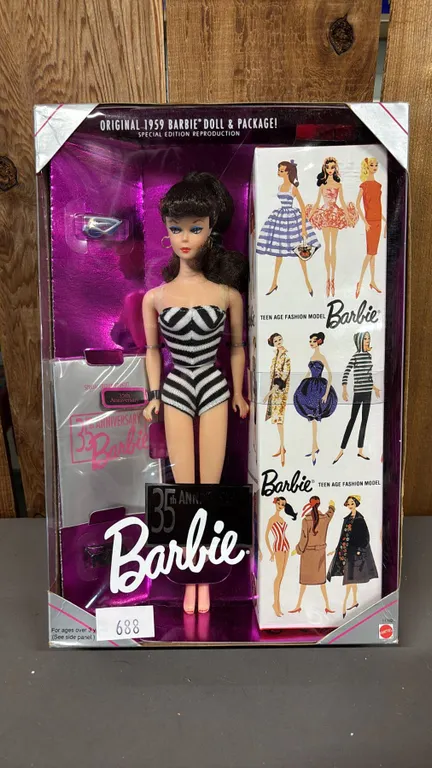 VINTAGE 1993 35TH ANNIVERSARY BARBIE: 1959 DOLL & PACKAGE REPRODUCTION *IN ORIGINAL BOX*