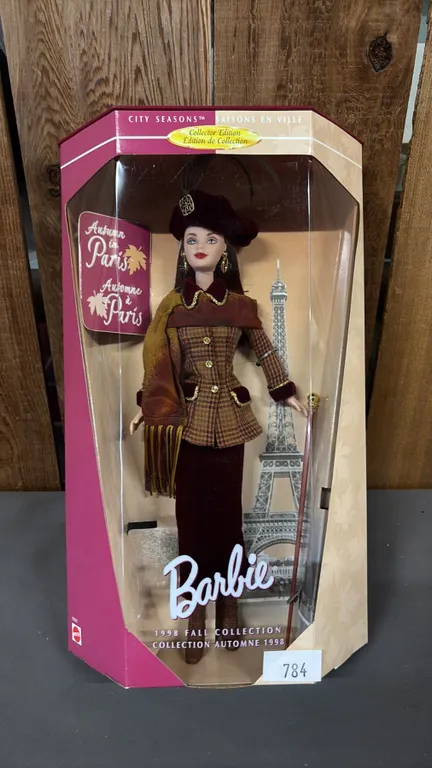VINTAGE COLLECTOR EDITION CITY SEASONS 1998 FALL PARIS COLLECTION BARBIE *IN ORIGINAL BOX*