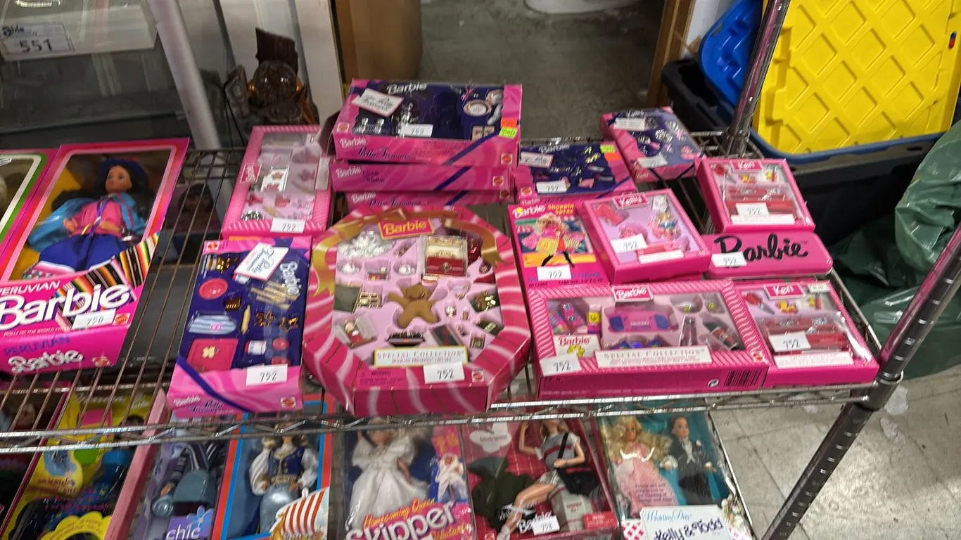 COLLECTION OF ASSORTED VINTAGE BARBIE ACCESSORIES: BAKING SET, HOLIDAY GIFT SET, WEDDING SET,
