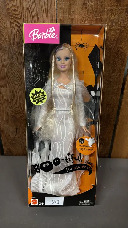 VINTAGE 2004 BOO-TIFUL HALLOWEEN BARBIE *IN ORIGINAL BOX*