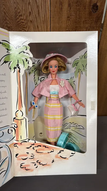 VINTAGE 1995 SPIEGEL SUMMER SOPHISTICATE BARBIE *IN ORIGINAL BOX*