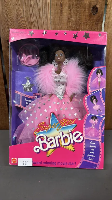 VINTAGE 1986 SUPER STAR AFRICAN AMERICAN EDITION BARBIE *IN ORIGINAL BOX*