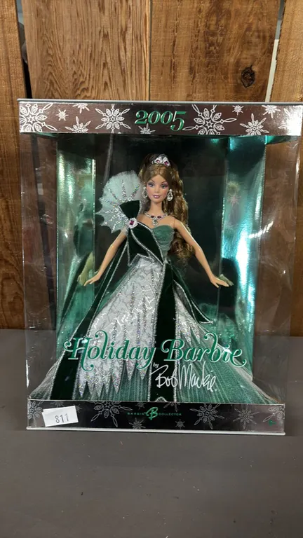 VINTAGE 2005 HOLIDAY BARBIE *IN ORIGINAL BOX*
