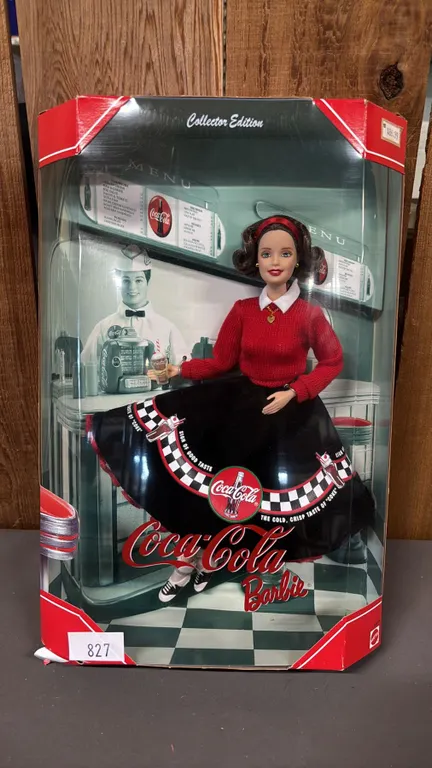 VINTAGE 1999 COCA-COLA BARBIE *IN ORIGINAL BOX*