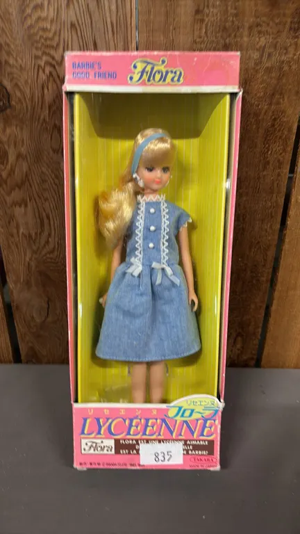 VINTAGE 1981 JAPANESE TAKARA LYCEENNE FLORA (BARBIE'S GOOD FRIEND) *IN ORIGINAL BOX*