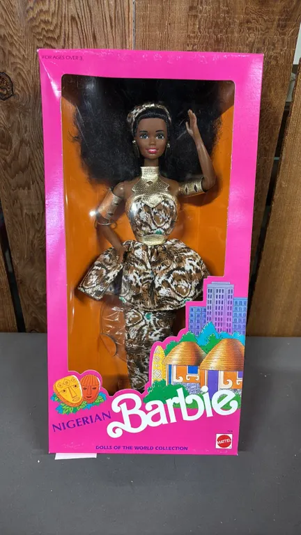 VINTAGE 1989 DOLLS OF THE WORLD COLLECTION NIGERIAN BARBIE *IN ORIGINAL BOX*