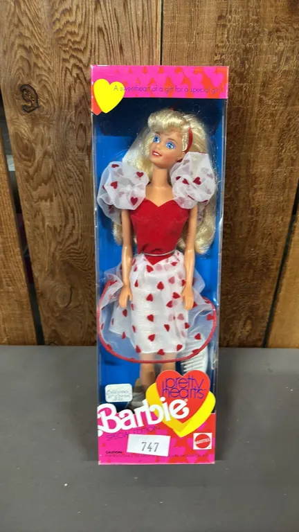 VINTAGE 1991 PRETTY HEARTS BARBIE *IN ORIGINAL BOX*
