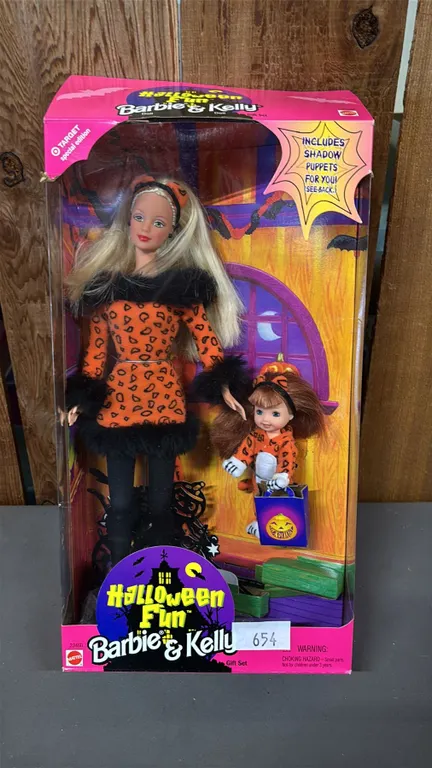 VINTAGE 1998 HALLOWEEN FUN BARBIE & KELLY GIFT SET *IN ORIGINAL BOX*