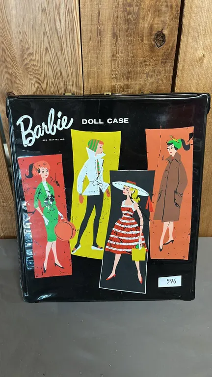 VINTAGE BLACK VINYL BARBIE CARRYING CASE