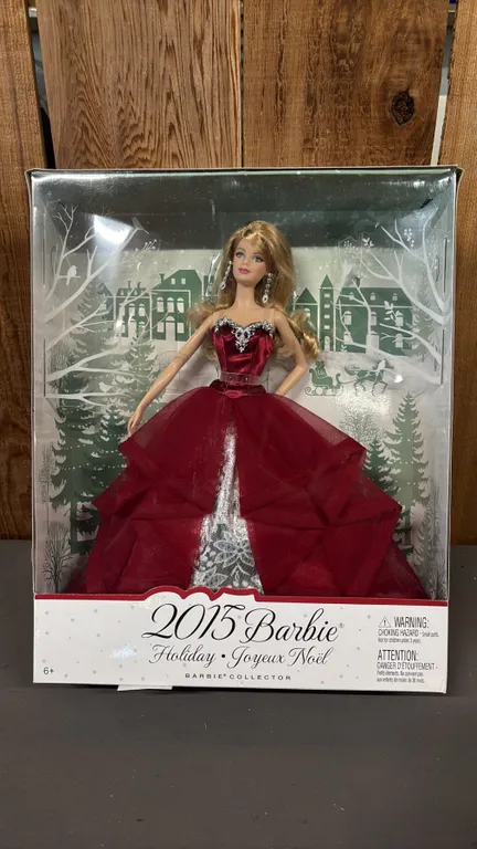 VINTAGE 2015 HOLIDAY BARBIE *IN ORIGINAL BOX*
