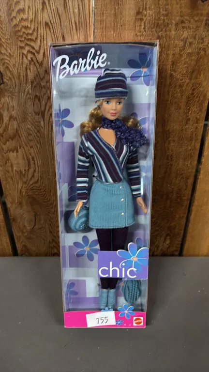 VINTAGE 1999 CHIC BARBIE *IN ORIGINAL BOX*