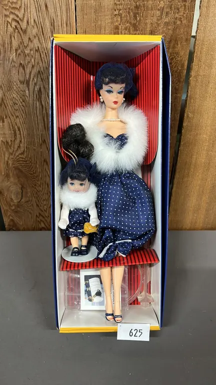 VINTAGE 2002 GAY PARISIENNE LIMITED EDITION 1959 DOLL AND FASHION REPRODUCTION *IN ORIGINAL BOX*