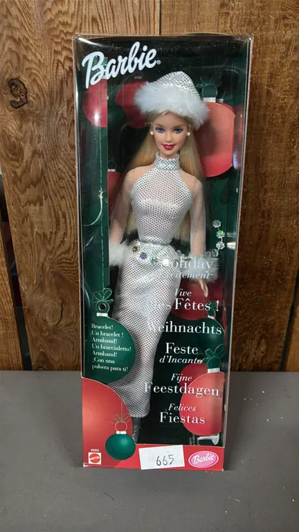 VINTAGE 2001 HOLIDAY EXCITEMENT BARBIE *IN ORIGINAL BOX*