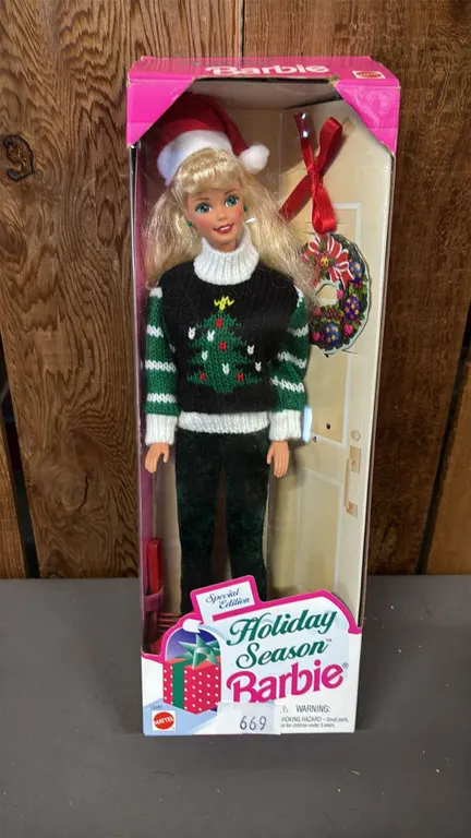 VINTAGE 1996 HOLIDAY SEASON BARBIE *IN ORIGINAL BOX*