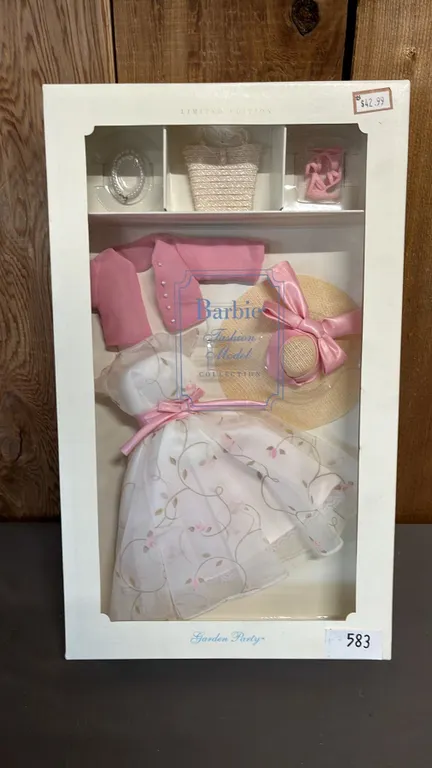 VINTAGE 2000 BARBIE FASHION MODEL COLLECTION "GARDEN PARTY" CLOTHING SET *IN ORIGINAL BOX*