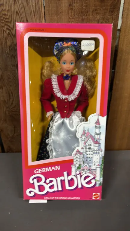 VINTAGE 1986 DOLLS OF THE WORLD COLLECTION GERMAN BARBIE *IN ORIGINAL BOX*