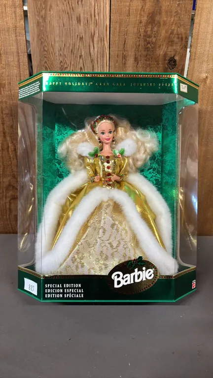 VINTAGE 1994 HAPPY HOLIDAYS BARBIE *IN ORIGINAL BOX*