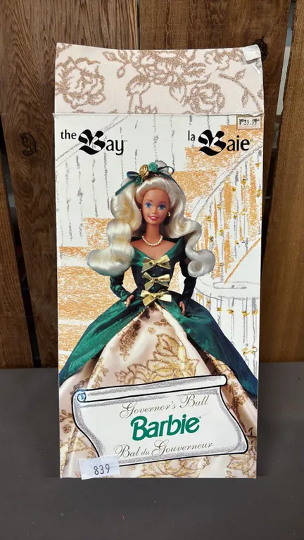 VINTAGE 1995 THE BAY EXCLUSIVE GOVERNOR'S BALL BARBIE *IN ORIGINAL BOX*