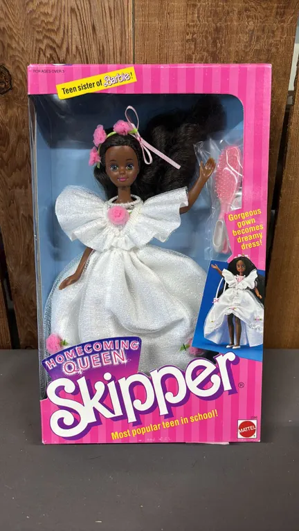 VINTAGE 1988 HOMECOMING QUEEN SKIPPER: AFRICAN AMERICAN EDITION *IN ORIGINAL BOX*
