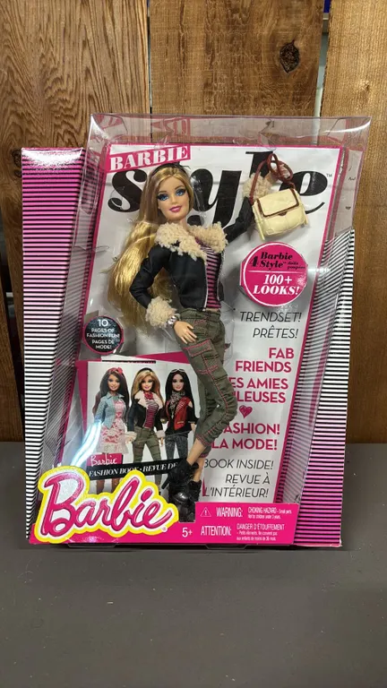 VINTAGE 2013 BARBIE STYLE GLAM LUX DOLL *IN ORIGINAL BOX*