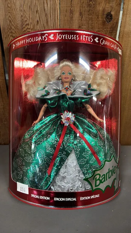 VINTAGE 1995 HAPPY HOLIDAYS BARBIE *IN ORIGINAL BOX*