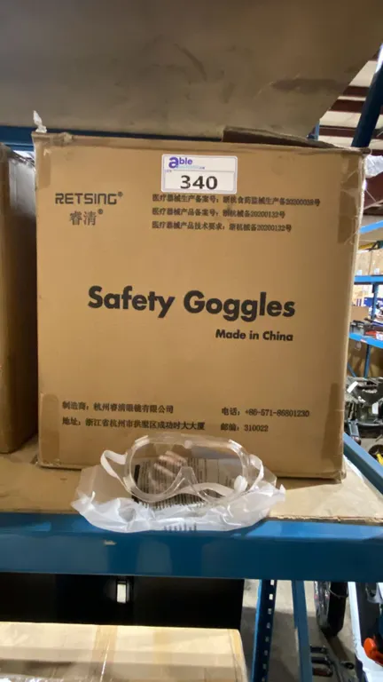 BOX OF RETSING COMMERCIAL CLEAR SAFETY GOGGLES