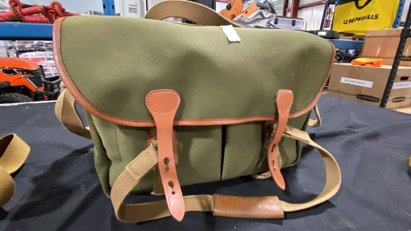 BILLINGHAM 445 GREEN/TAN CAMERA BAG
