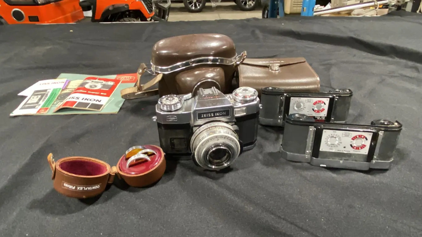ZEISS IKON CONTAFLEX 35MM FILM CAMERA, 2 FILM BACKS, 3 FILTERS & 3 CASES