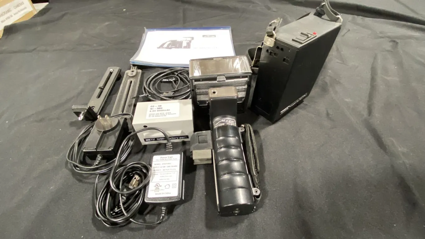 METZ MECABLITZ 60 CT-4 PROFESSIONAL GRADE HANDLE MOUNT ELECTRONIC FLASH UNIT