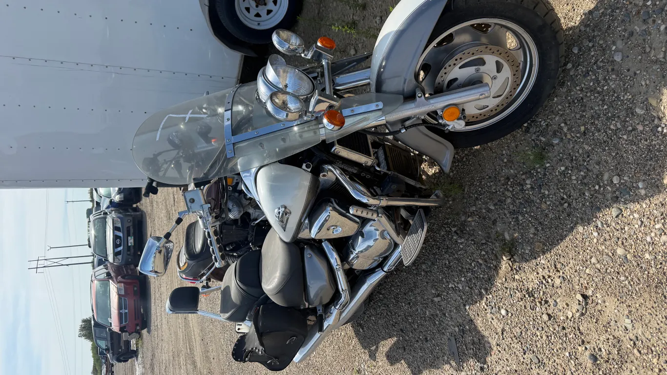2002 Suzuki Intruder
