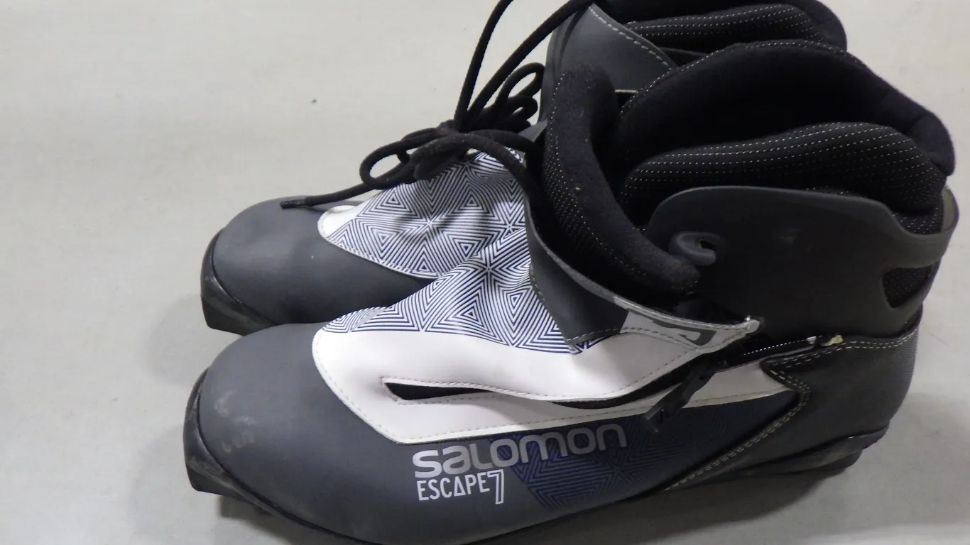Salomon Escape 7 Cross-country ski boot (size 12.5) Salomon Escape 7