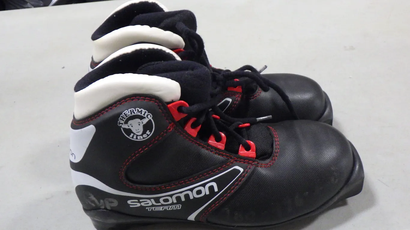 Salomon Team Cross-country ski boot (size 2.5) Salomon Team