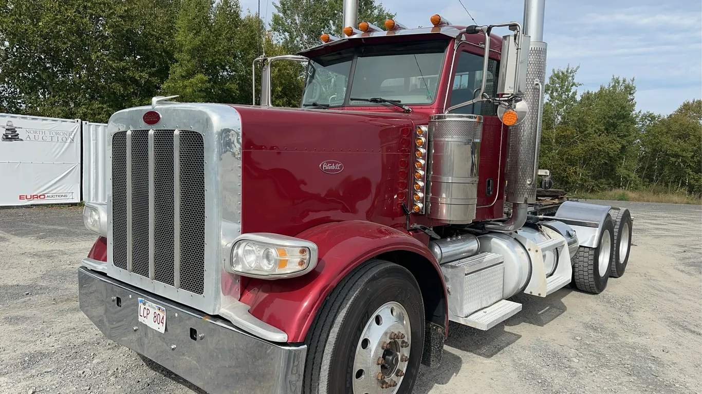 2022 Peterbilt 389 T/A Day Cab Truck Tractor