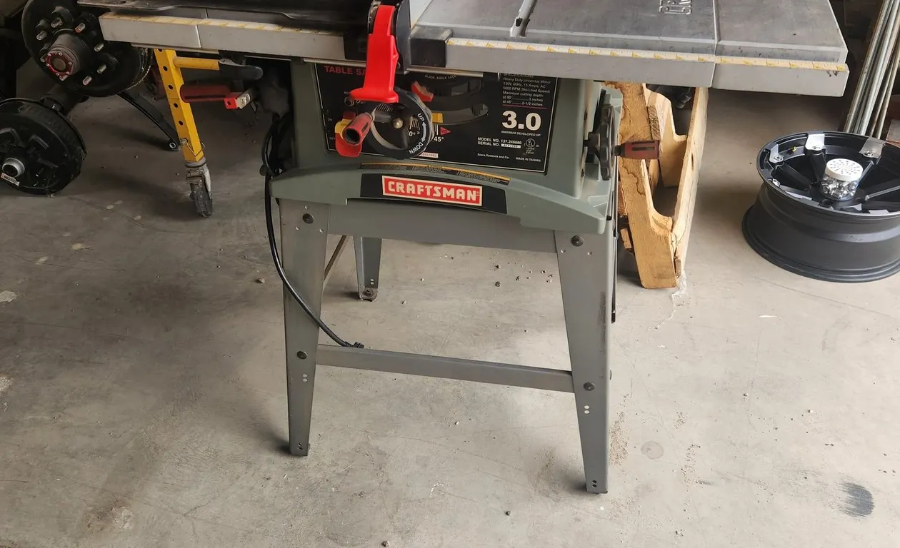 Craftsman table saw with base