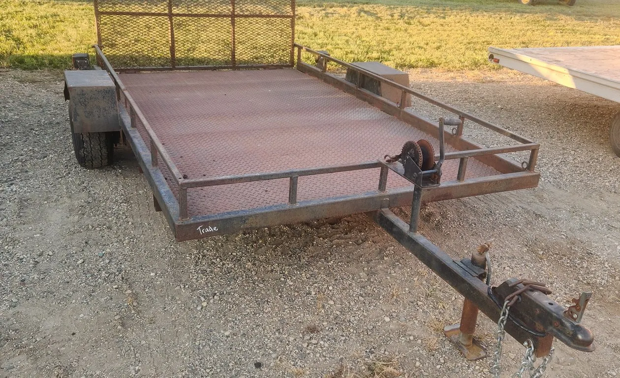 6'x10' Steel floor single axle trailer with gate *NO TITLE* sold on bill of sale (Taxable)