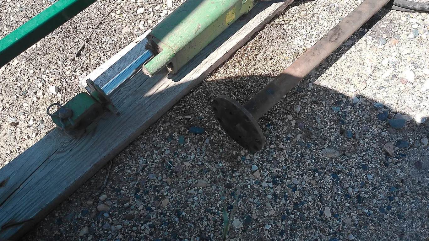 JD Hydraulic Cylinder & Chevy C60 Truck Axle