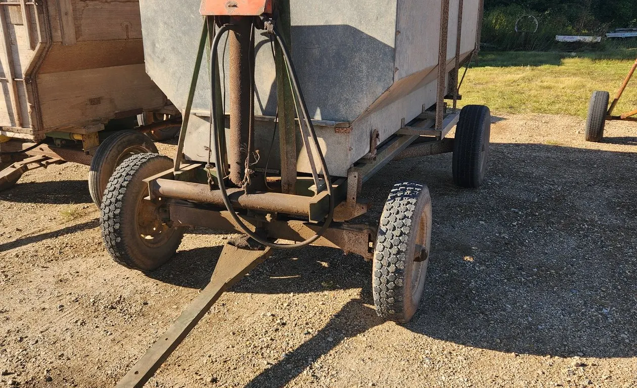 Flare Box with Hoist & JD 953 Running Gear