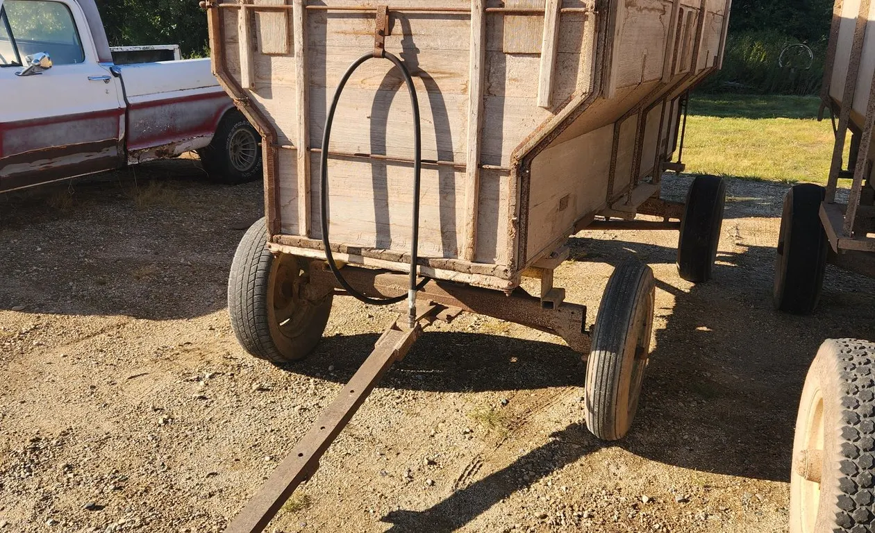 Wood Flarebox with Factory Running gear and hoist